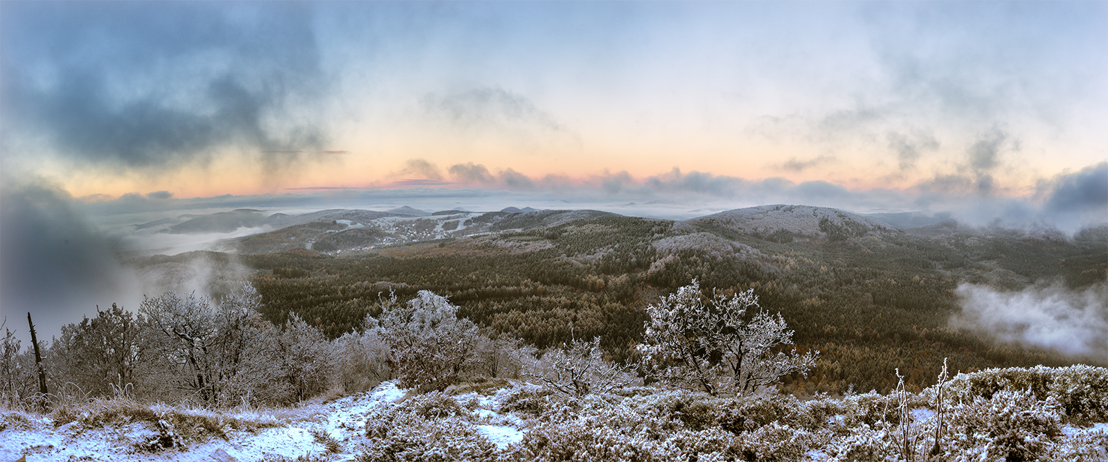 Panoráma západní strany Klíče